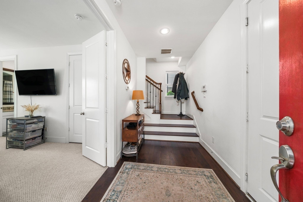 816 Ennis Street - Photo 2