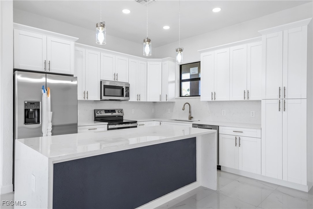 2602 73rd Street W - Photo 7