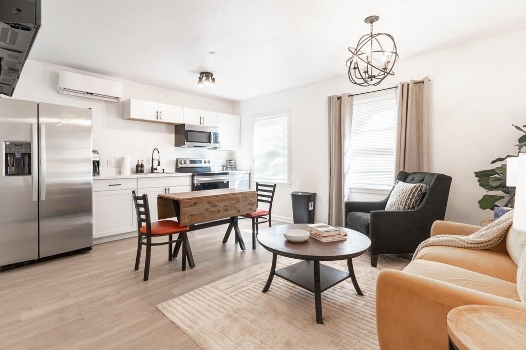 1516 Avenue K - Photo 2