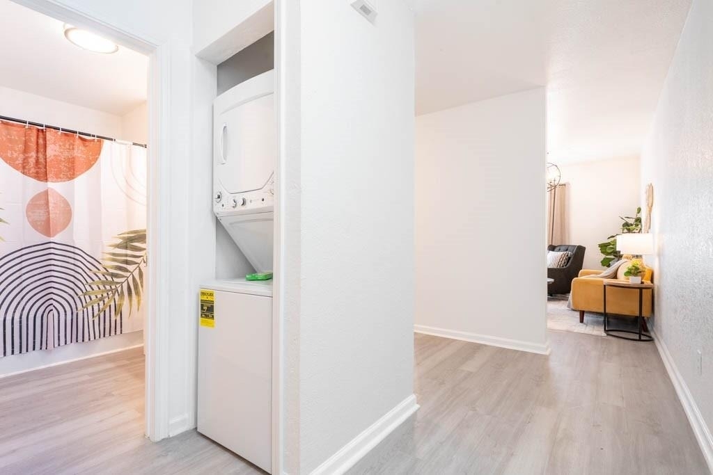 1516 Avenue K - Photo 3