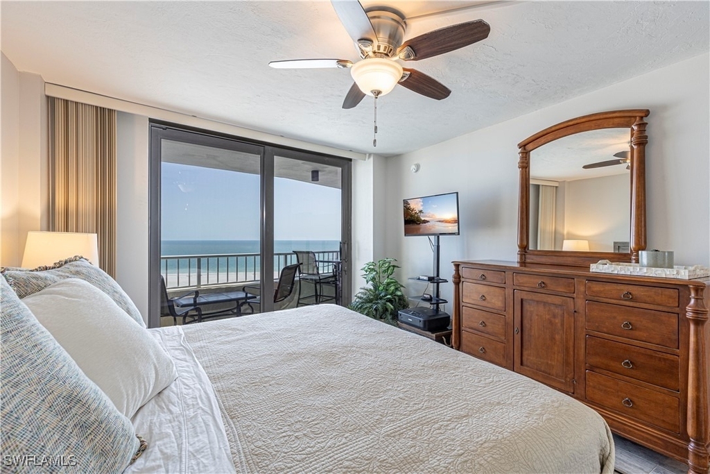 320 Seaview Court - Photo 16