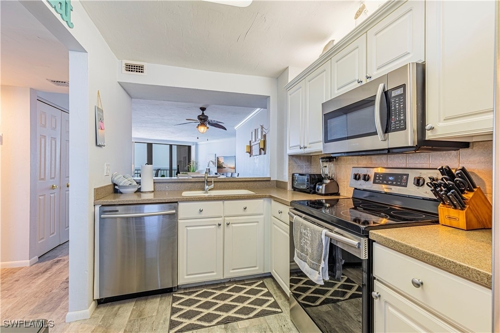 320 Seaview Court - Photo 10