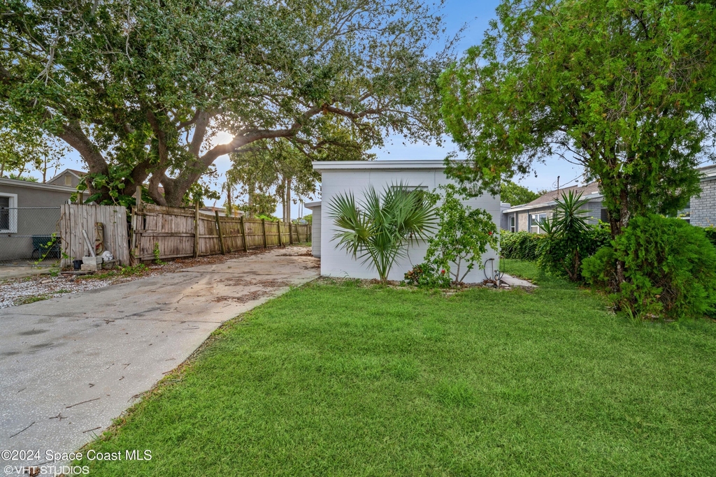 2154 Henry Street Ne - Photo 2
