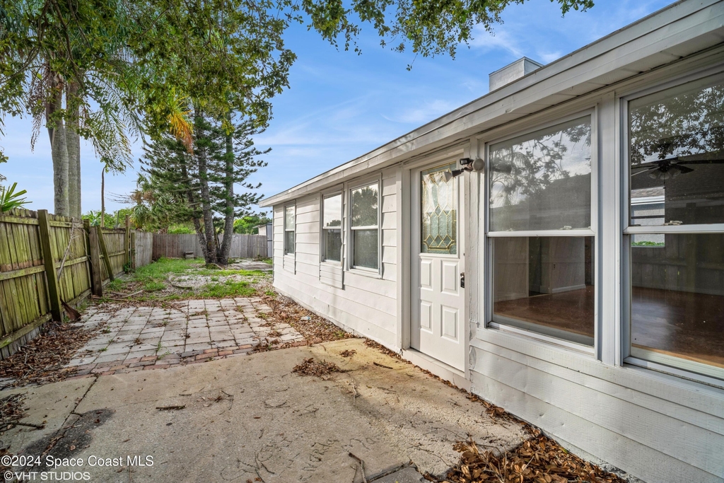2154 Henry Street Ne - Photo 3