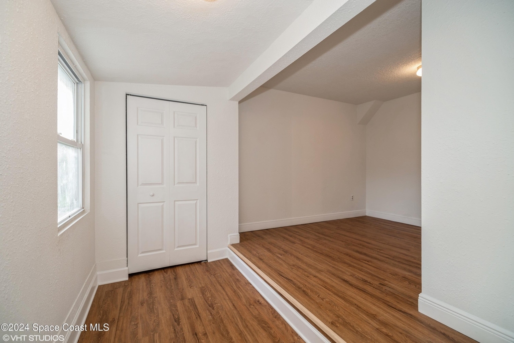 2154 Henry Street Ne - Photo 15