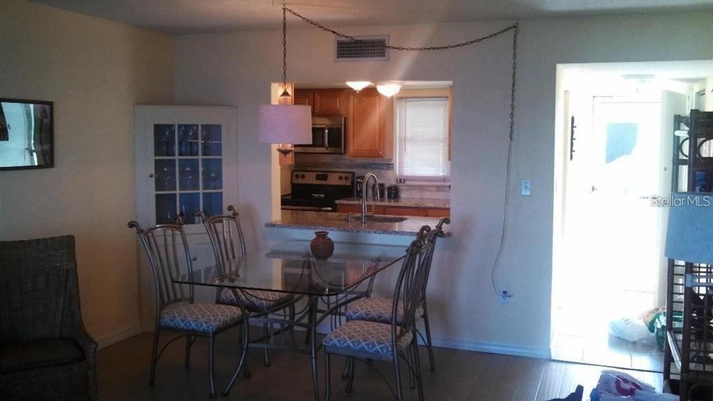 464 N Paula Drive N - Photo 2