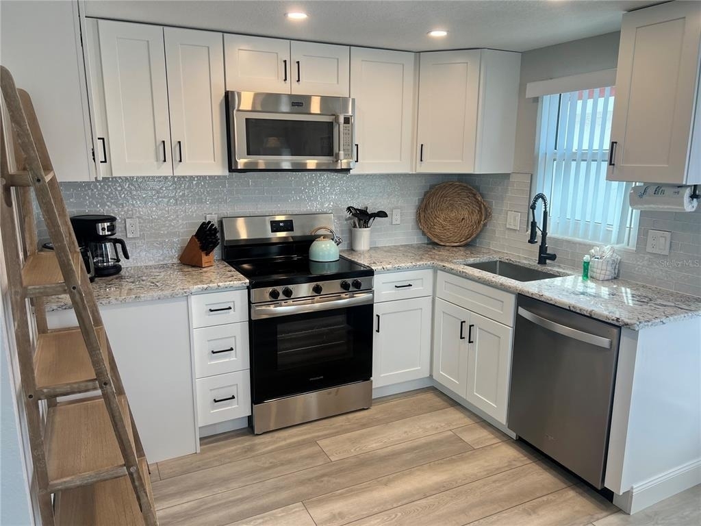 6154 Midnight Pass Road - Photo 3