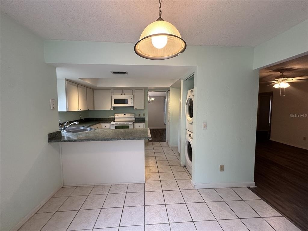 13 Surrey Court - Photo 9