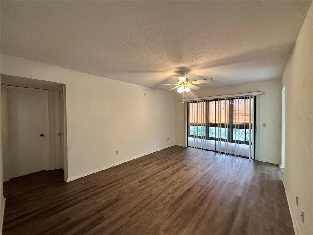 13 Surrey Court - Photo 2