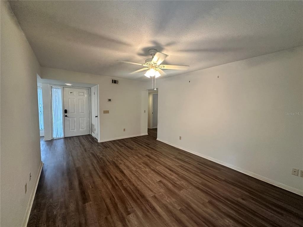 13 Surrey Court - Photo 3