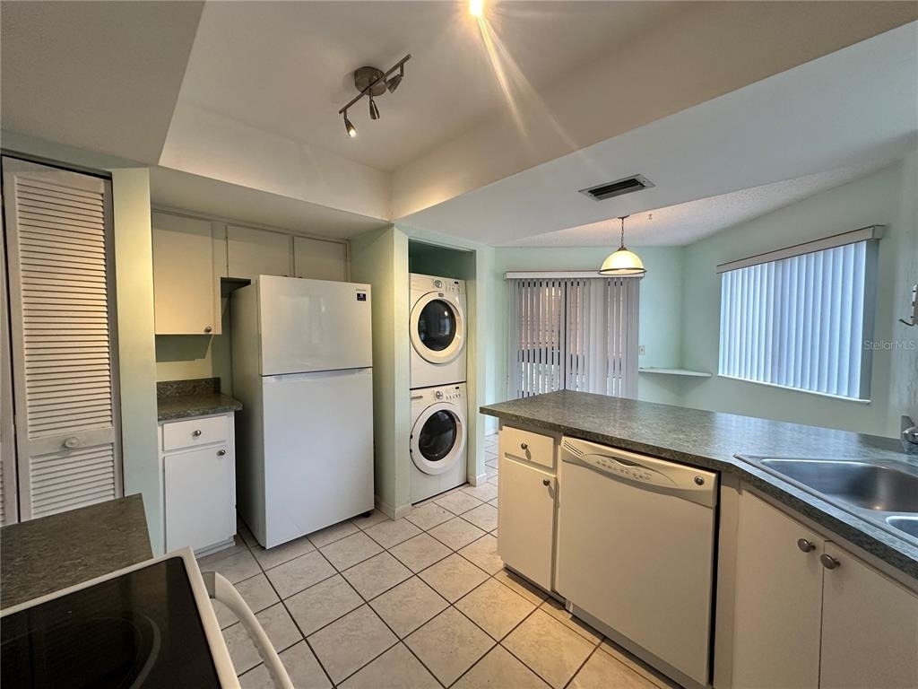 13 Surrey Court - Photo 5