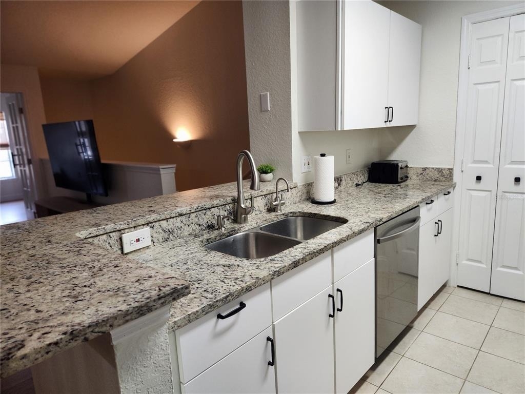 8926 Manor Loop Circle - Photo 8