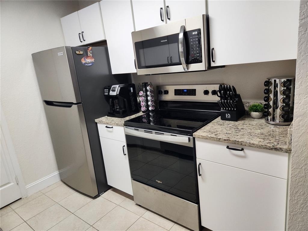 8926 Manor Loop Circle - Photo 7