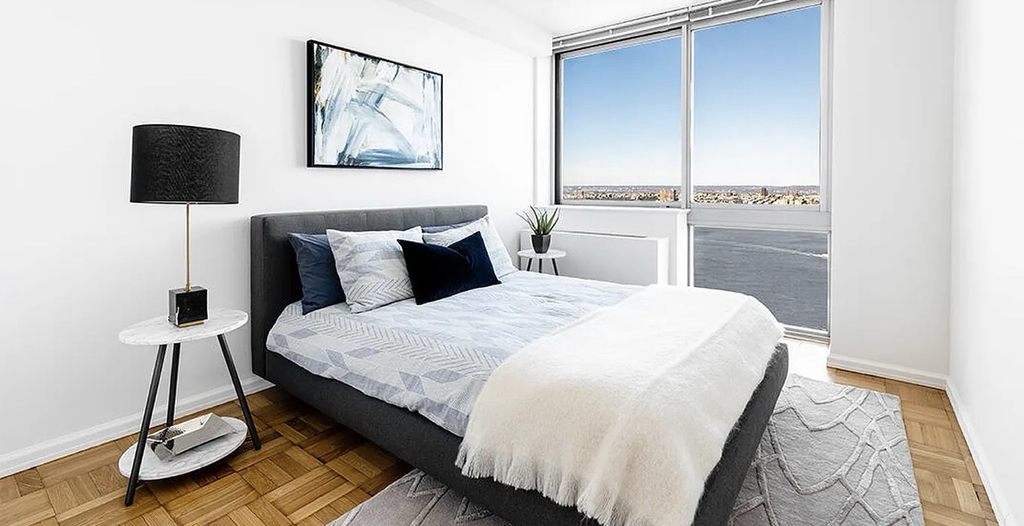 505 West 37th Street - Photo 2
