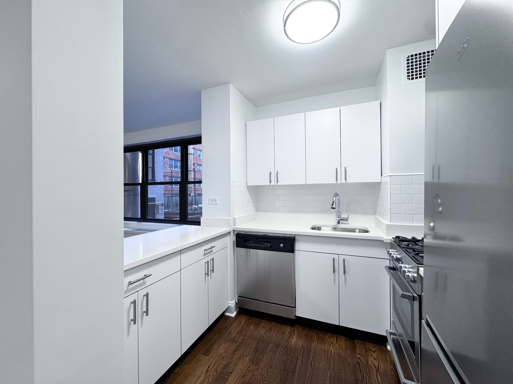96 5th Avenue - Photo 3