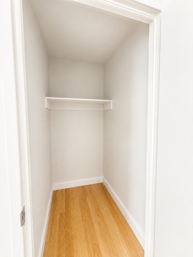 W 48th St - Photo 4