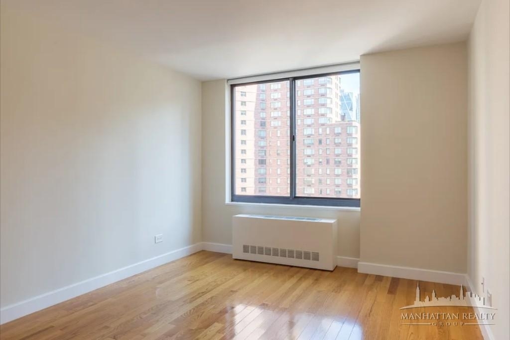 W 48th St - Photo 2
