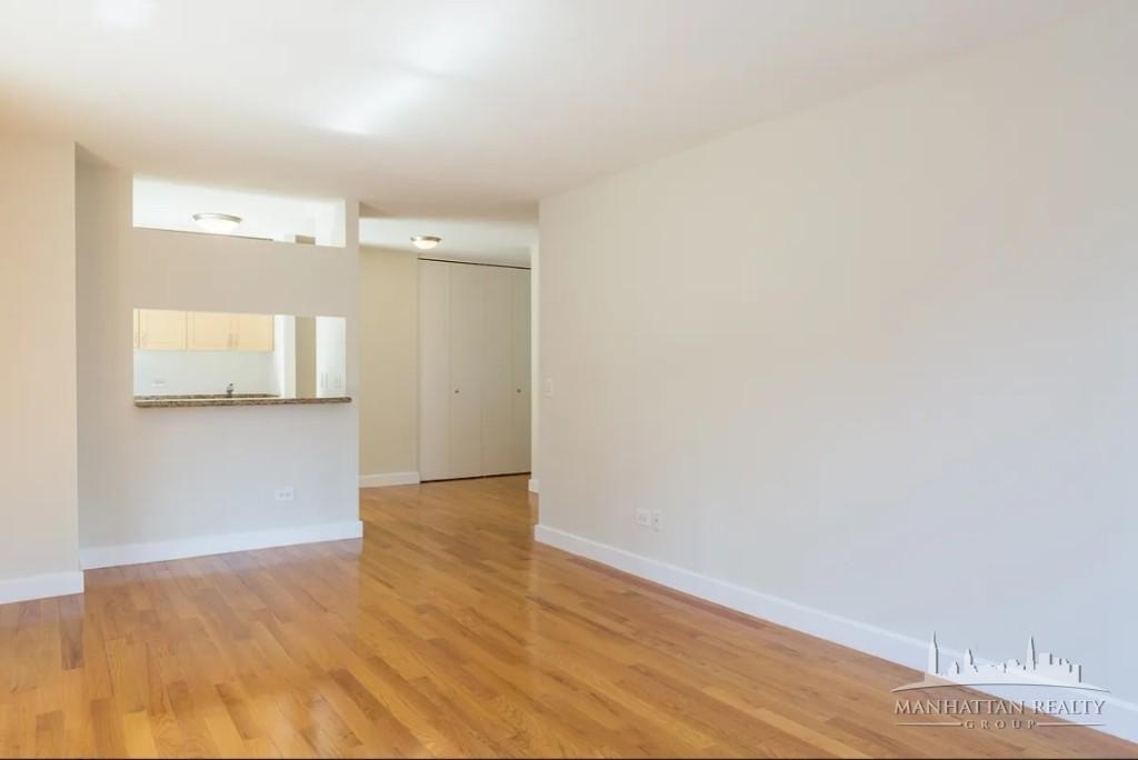W 48th St - Photo 3