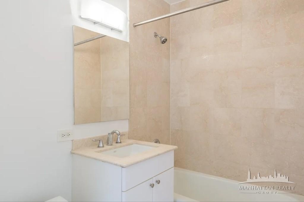 W 48th St - Photo 5