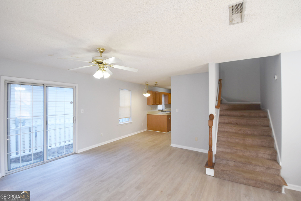 147 S Fairfield Drive - Photo 3