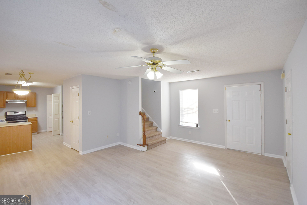 147 S Fairfield Drive - Photo 4