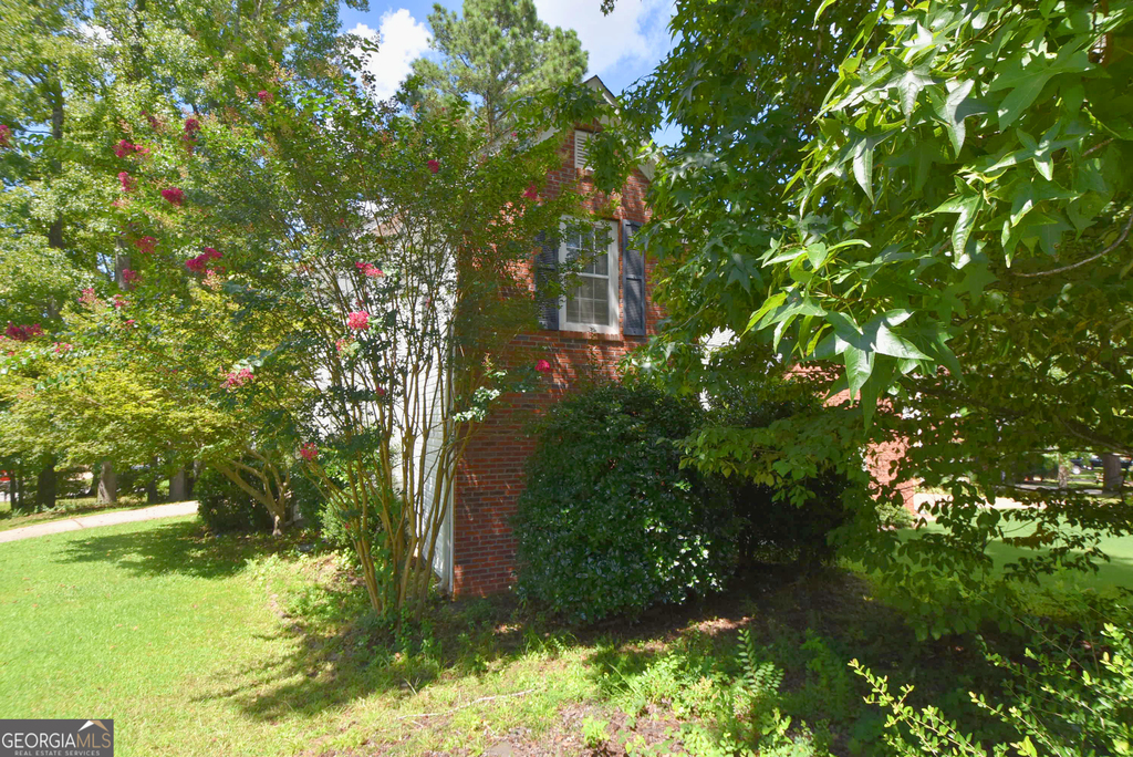 147 S Fairfield Drive - Photo 1