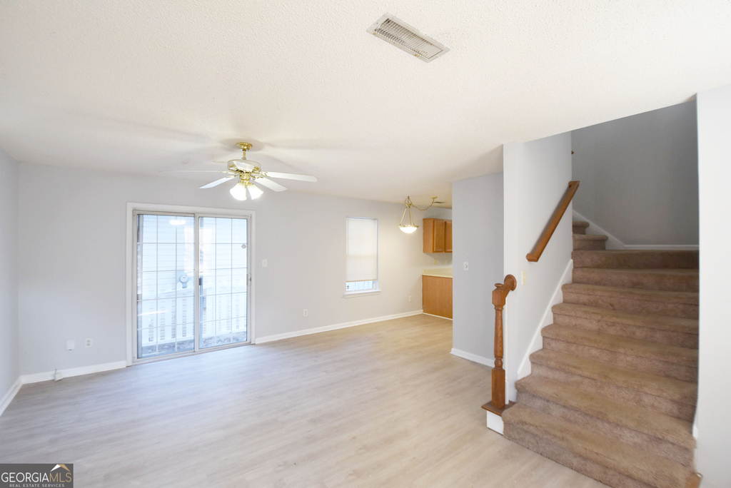 147 S Fairfield Drive - Photo 2