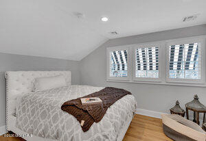 111 Sanborn Avenue - Photo 32