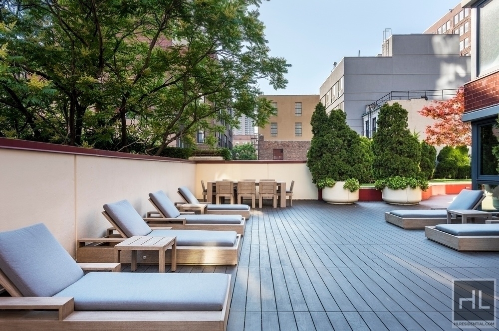 West 55th Street - Photo 3