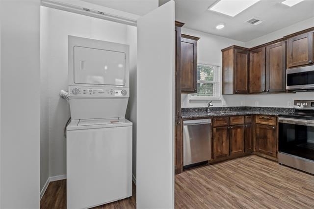 818 Rose Street - Photo 9