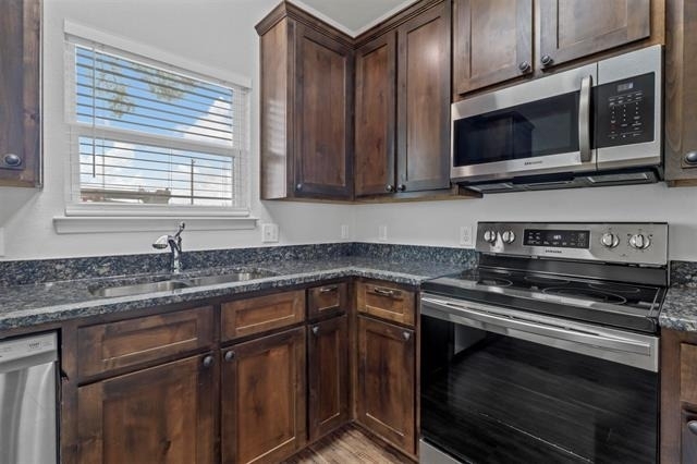 818 Rose Street - Photo 8