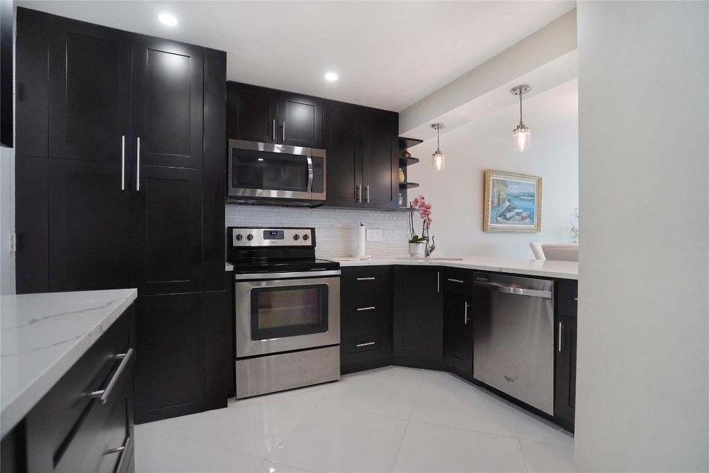 3430 Galt Ocean Drive - Photo 18