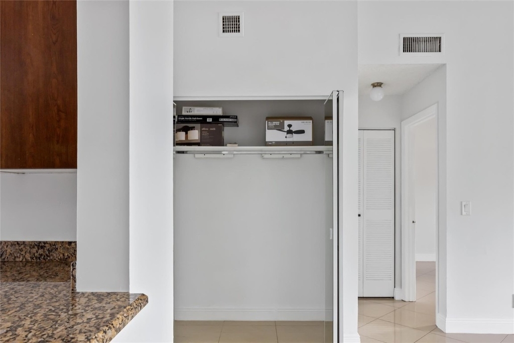 2067 Sw 15th Street - Photo 5