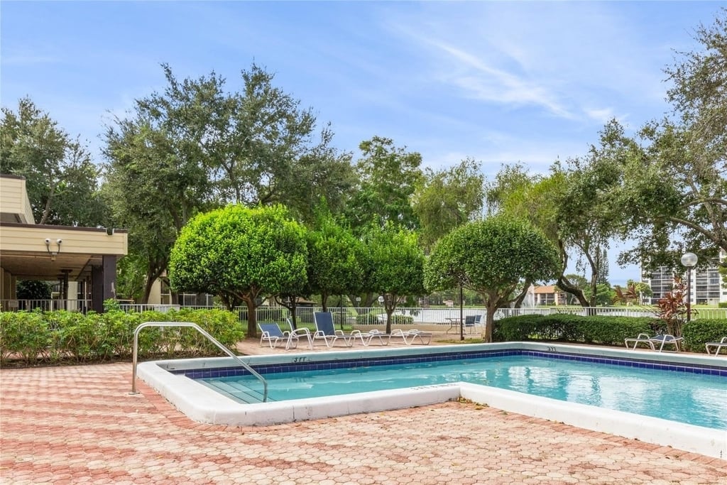 2067 Sw 15th Street - Photo 1