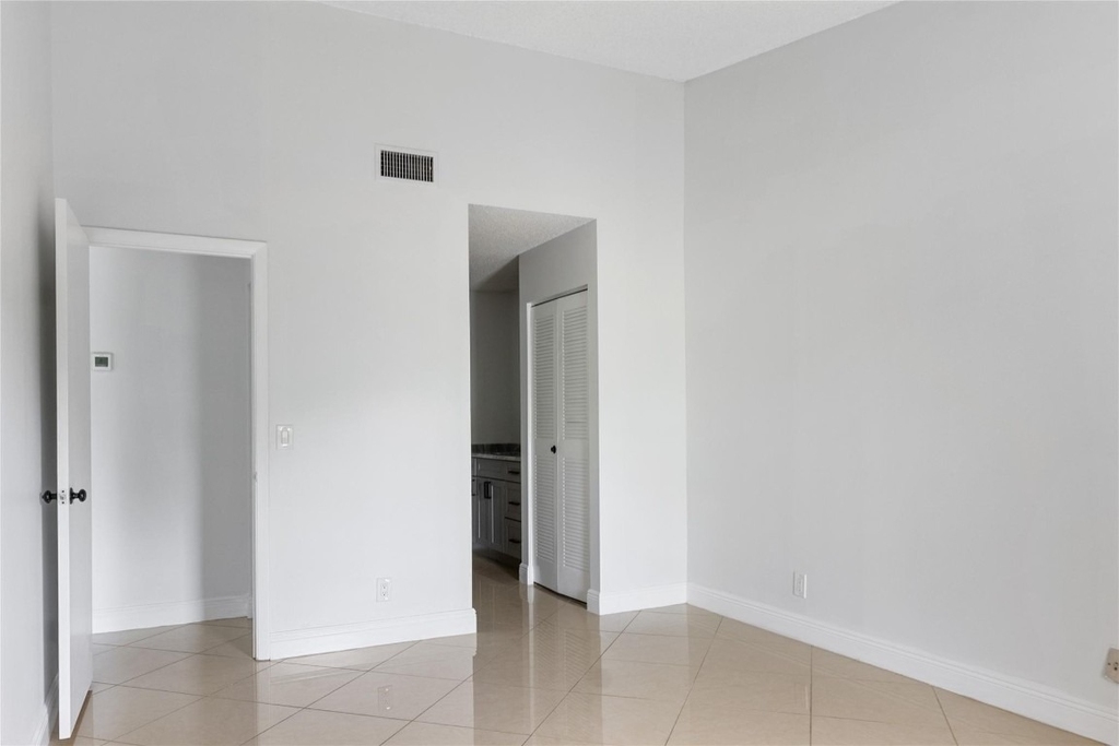 2067 Sw 15th Street - Photo 9