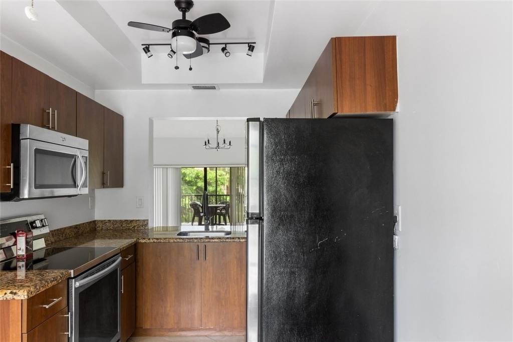2067 Sw 15th Street - Photo 17
