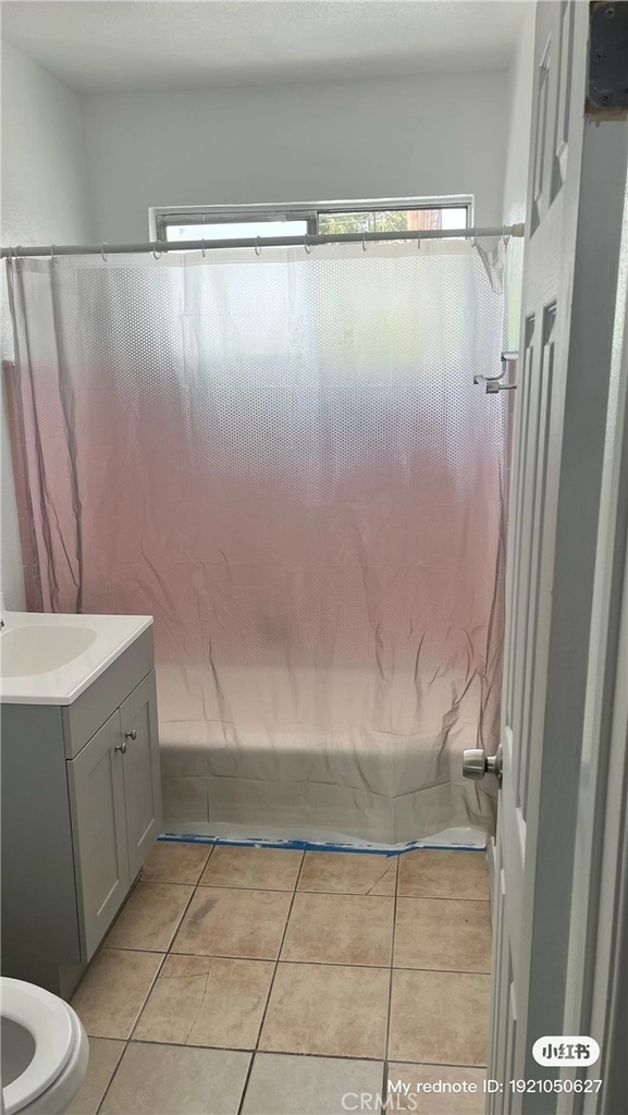 1194 W 39th Street - Photo 2