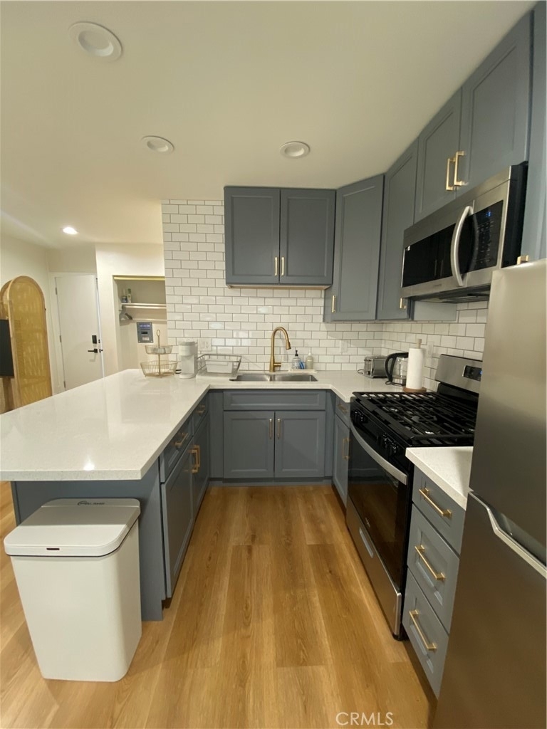 827 S Manhattan - Photo 2