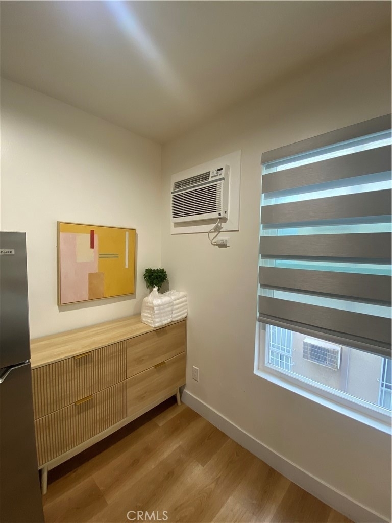 827 S Manhattan - Photo 4