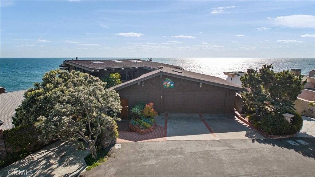 1911 Ocean Way - Photo 2