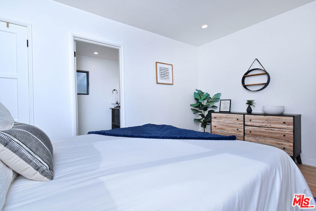 6167 Costello Avenue - Photo 32