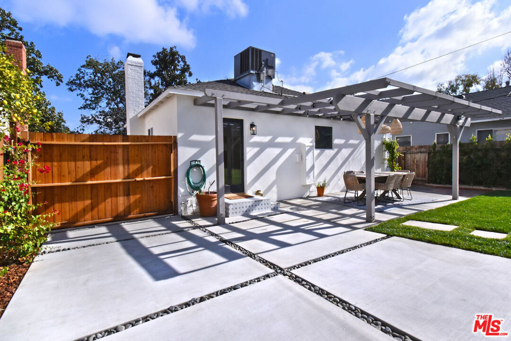 6167 Costello Avenue - Photo 36