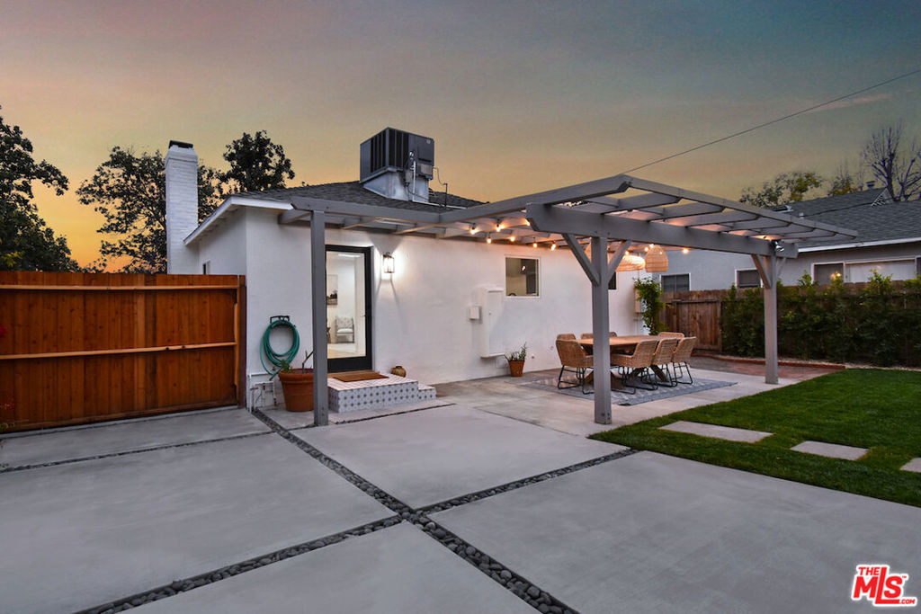 6167 Costello Avenue - Photo 37
