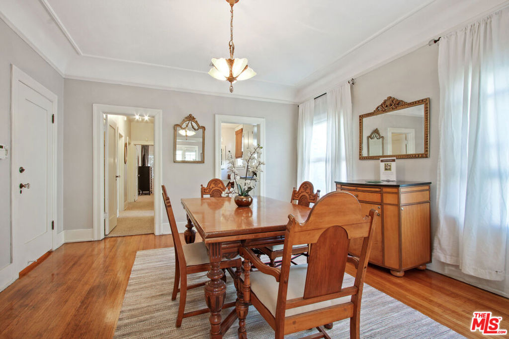 617 N Plymouth Boulevard - Photo 3