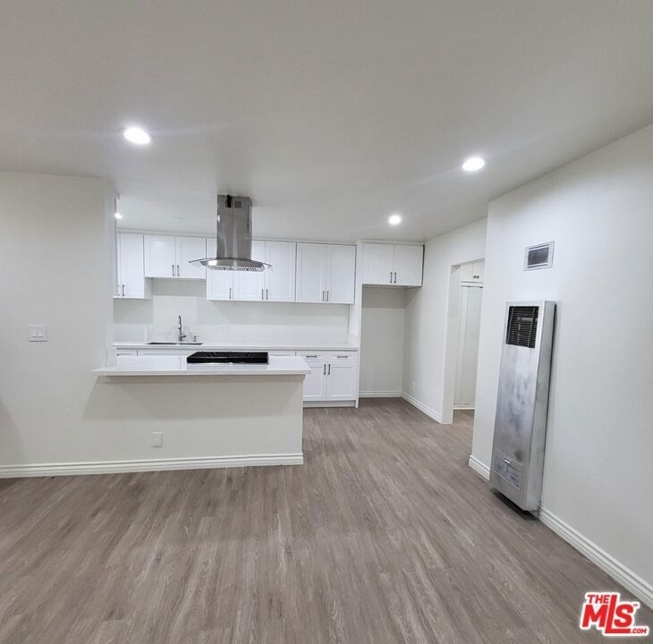 933 S Norton Avenue - Photo 1