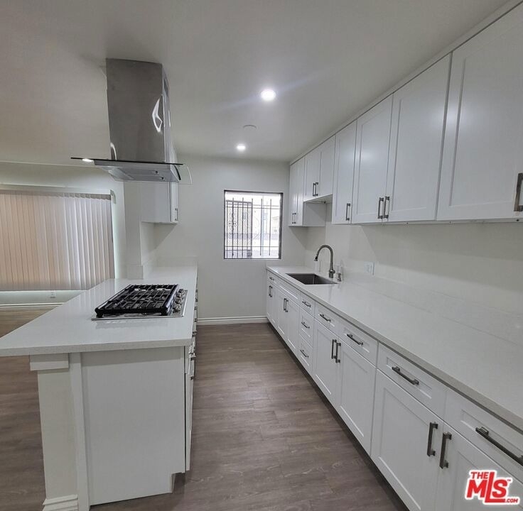 933 S Norton Avenue - Photo 2