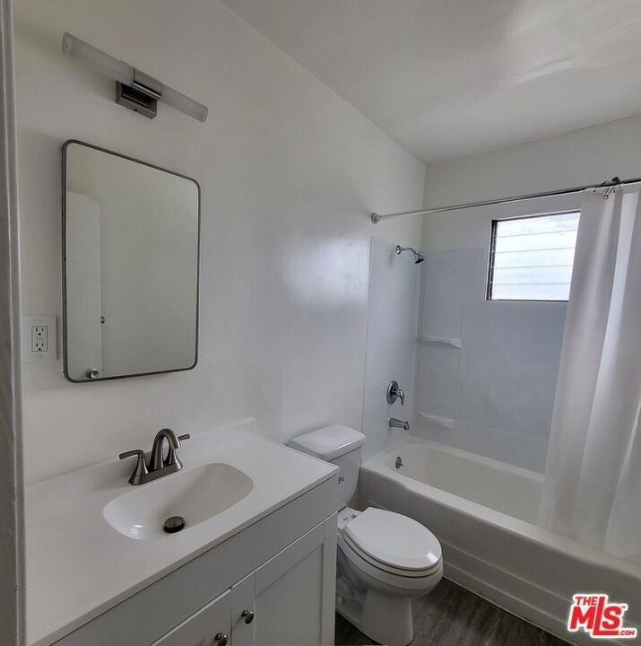 933 S Norton Avenue - Photo 3