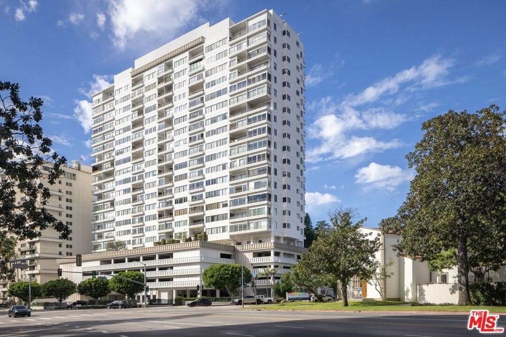 10501 Wilshire Boulevard - Photo 1