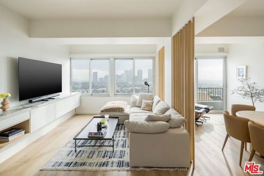 10501 Wilshire Boulevard - Photo 0