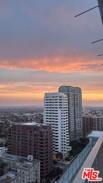 10501 Wilshire Boulevard - Photo 20